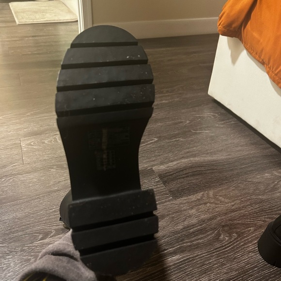 Forever 21 Black Over the Knee Boots for Sophisticated Style - Picture 7 of 8